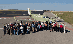 Hawker Beechcraft staff and the 2000th C90 King Air. (Hawker Beechcraft)